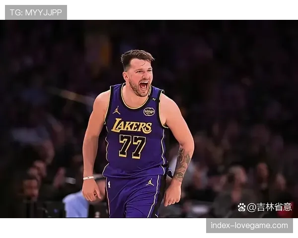 东契奇谈后撤步三分绝技:平衡感与创造距离是关键 东契奇谈后撤步三分绝技:平衡感与创造距离是关键